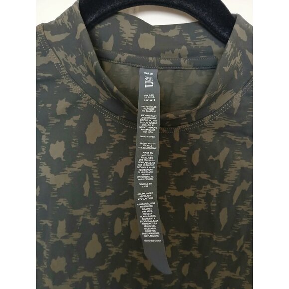 NWT Vuori Dune Crop Top Long Sleeve Oregano Spots Olive Green Athletic Yoga New - Picture 13 of 13